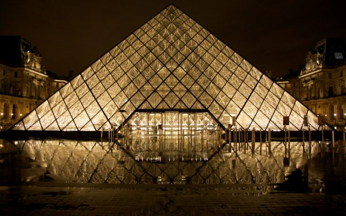 Louvre Pyramid 01