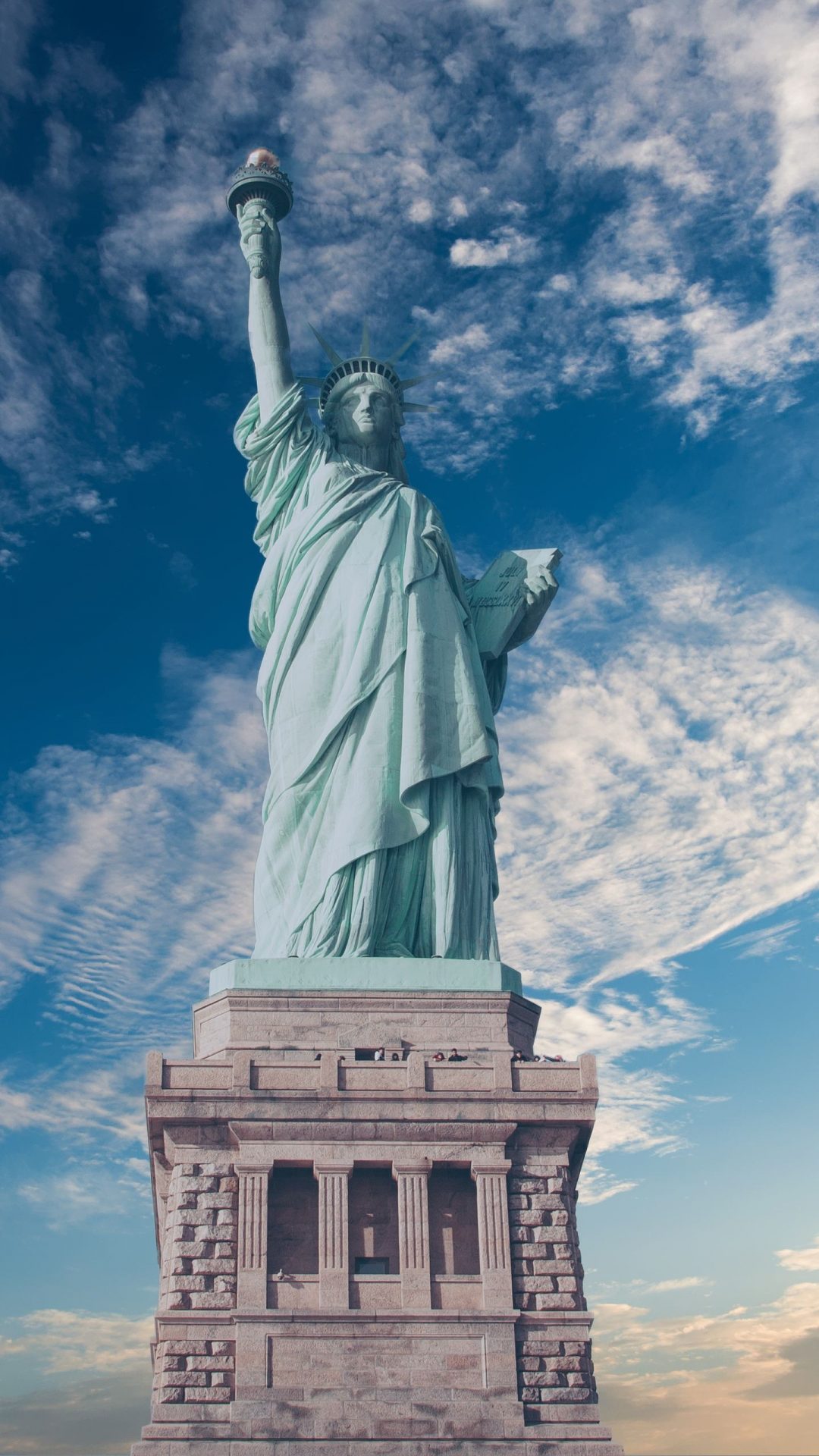 The Statue of Liberty 4K UHD Wallpaper