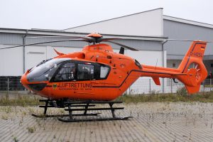 Rescue Helicopter (LUFTRETTUNG – D-HZSL – Eurocopter-EC-135T2i) 4K