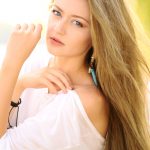 Beautiful woman with blonde hair 4k